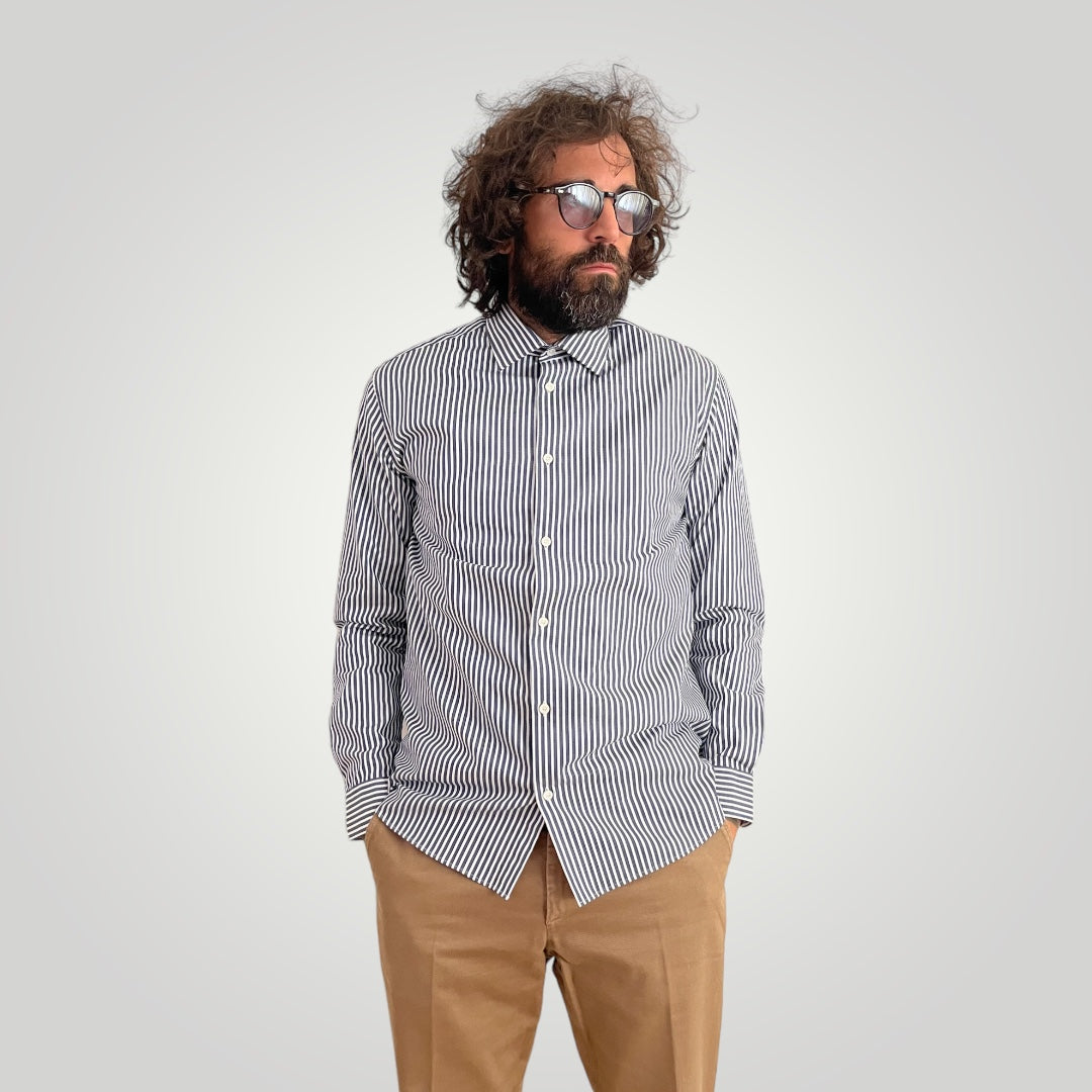 Camicia a righe blu e bianche