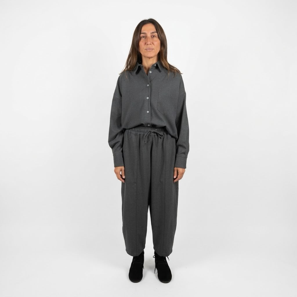 Completo camicia e pantalone grigio