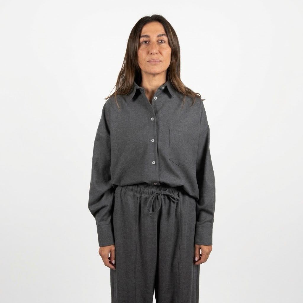 Completo camicia e pantalone grigio