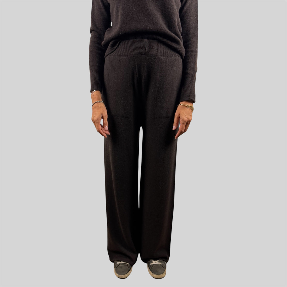 Completo pantalone e maglia girocollo