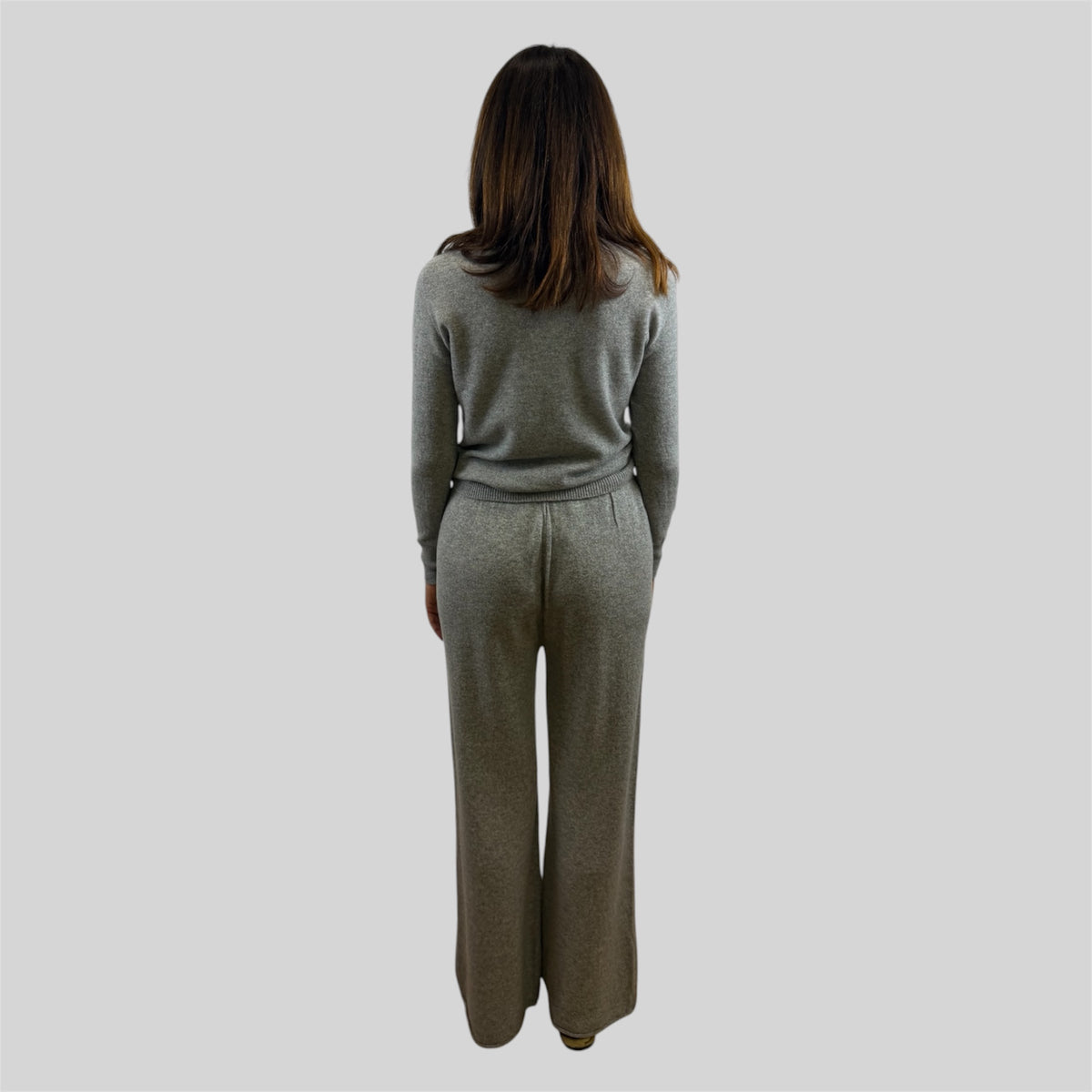 Completo pantalone e maglia girocollo
