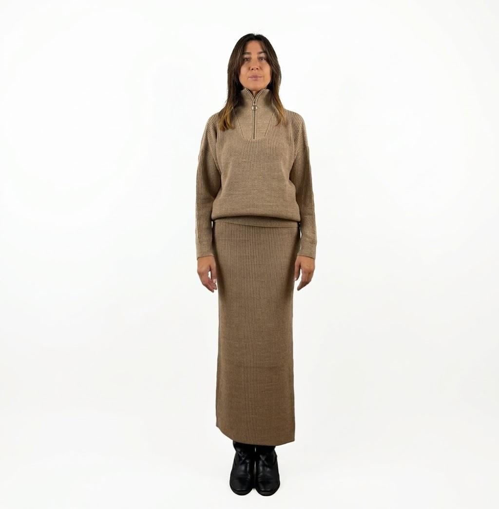 Maglia zip collo con lounguette spacco beige